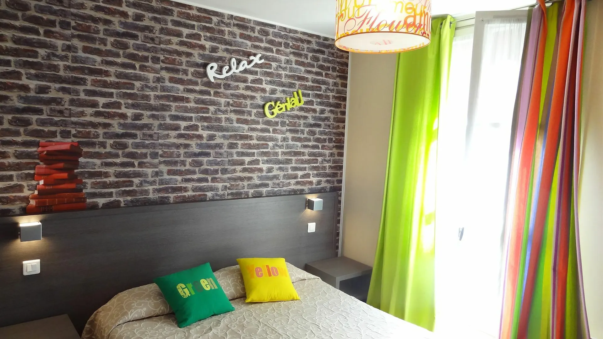 **  Amélie Hotel París Francia