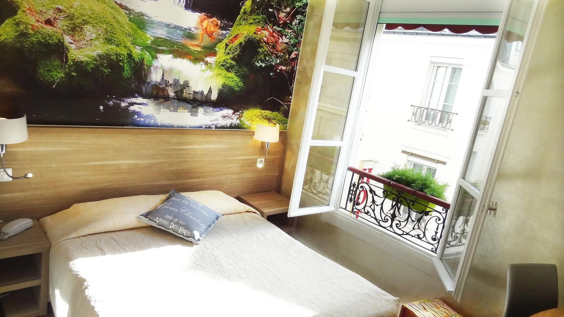 Amelie Hotel Paris 2*,